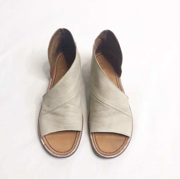 Free People Shoes - Free People Mont Blanc Leather Sandal Dove Grey